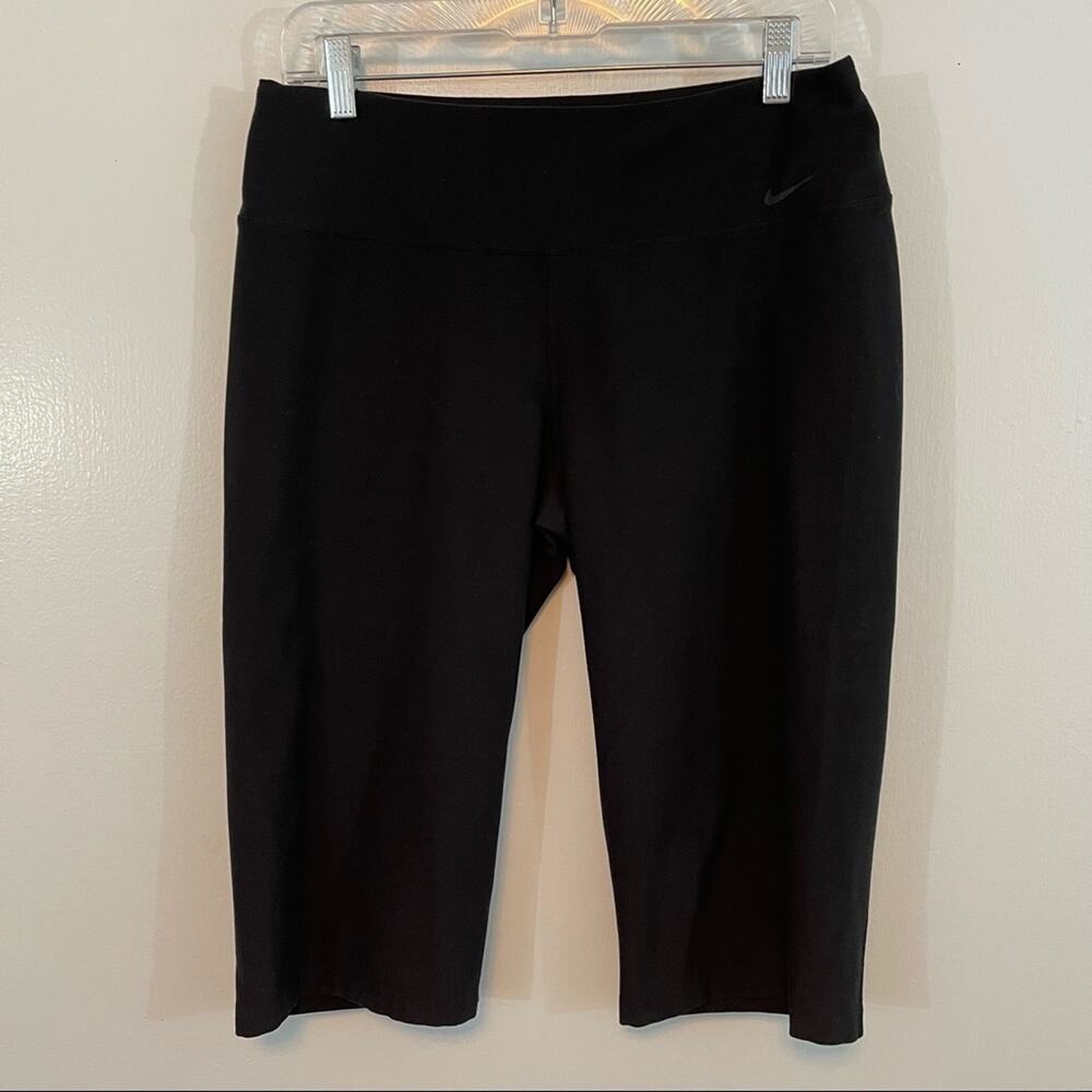Nike Dri-Fit, Short Capris, Size Large. Excellent condition!!
